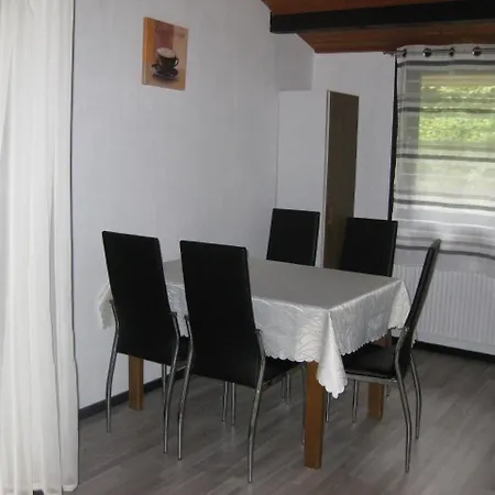 Tatil Evi In Machtlos Mit Pool, Grill