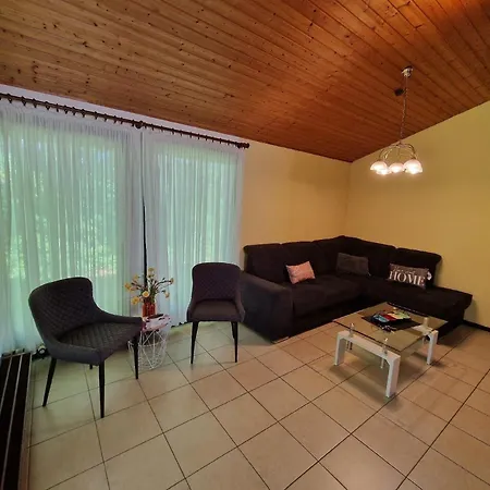 In Machtlos Mit Pool, Grill Tatil Evi